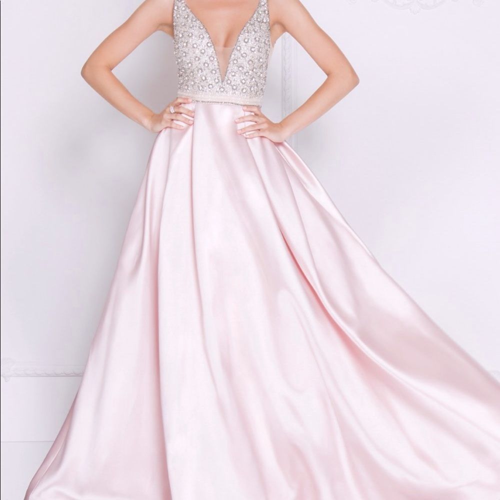 Prom dress. Pink. Terani Coture